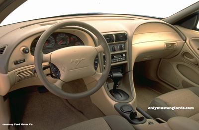 1999 ford mustang gt interior