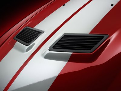 2007 mustang gt 500 hood detail