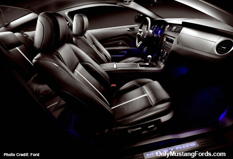 2013 mustang interior black