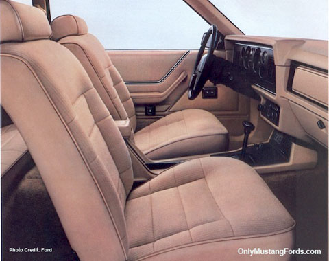 1984 ford mustang interior