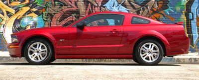 2005 ford mustang gt